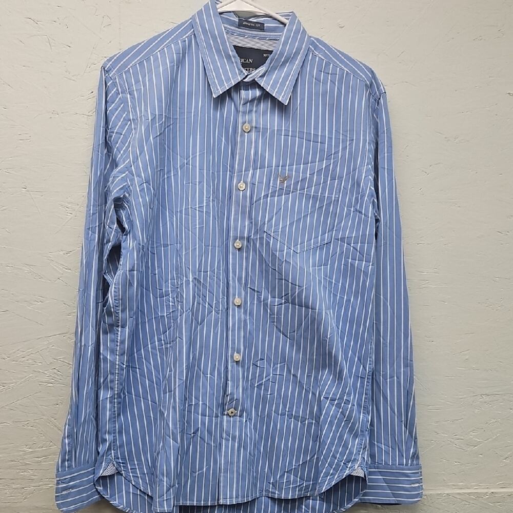 Men's American Eagle Button Shirt. Blue With White Stripes. Athletic Fit. Medium
